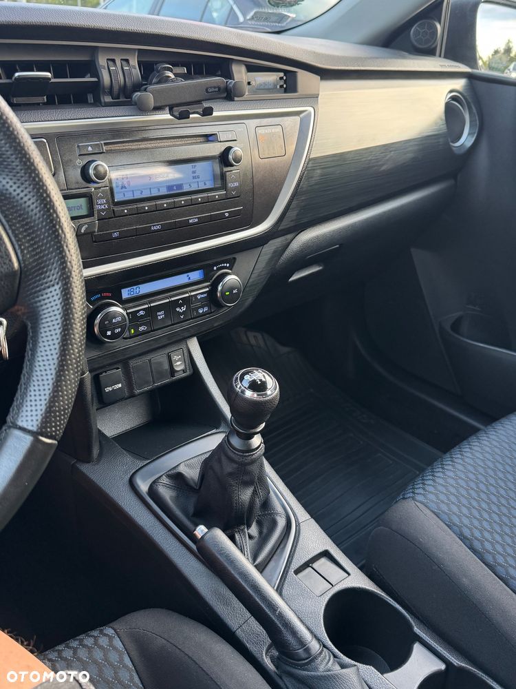 Toyota Auris - 15