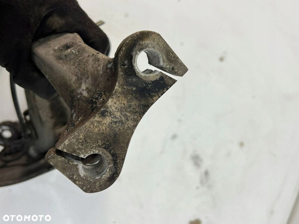 8W0 407 241 F Piasta koła przedniego Audi A4 S4 B9 PRZÓD LEWY - 8