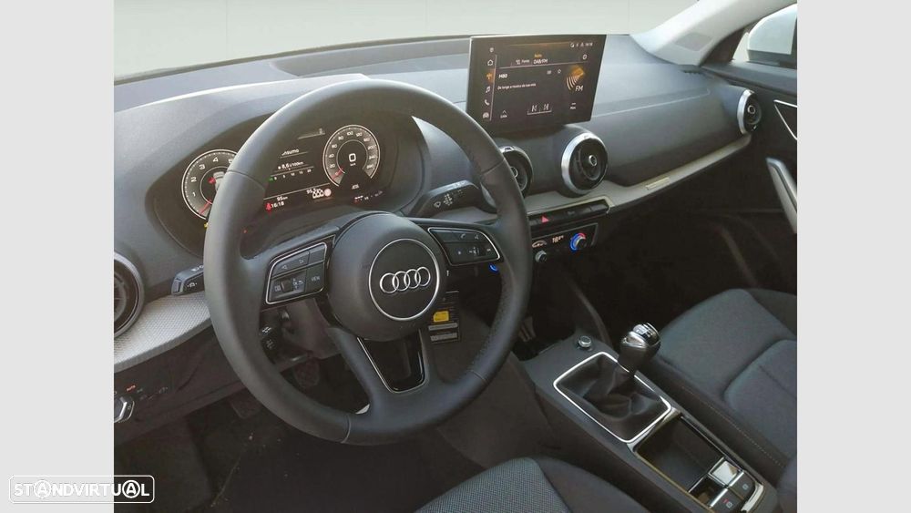 Audi Q2 30 TFSI SE Business - 13