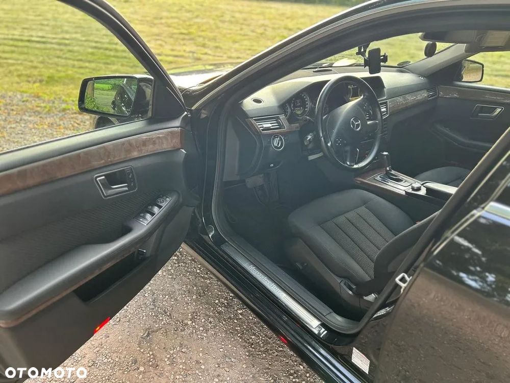 Mercedes-Benz Klasa E 200 BlueTEC 7G-TRONIC Elegance - 3