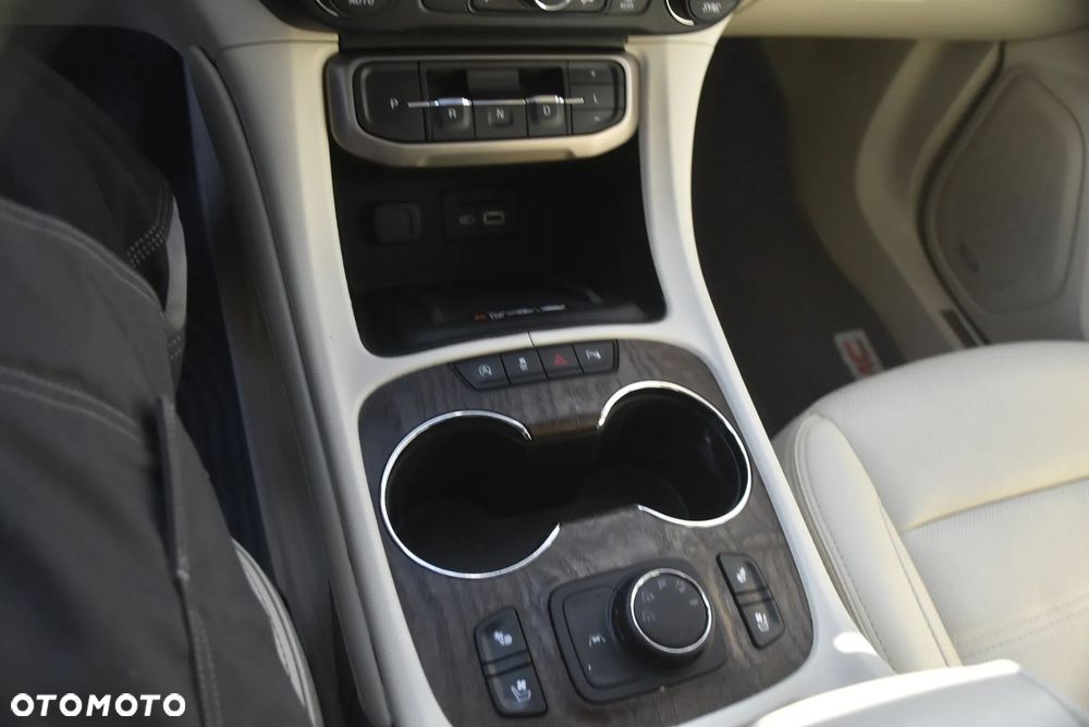 GMC Acadia - 20