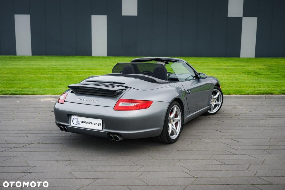 Porsche 911 Carrera 4S - 7