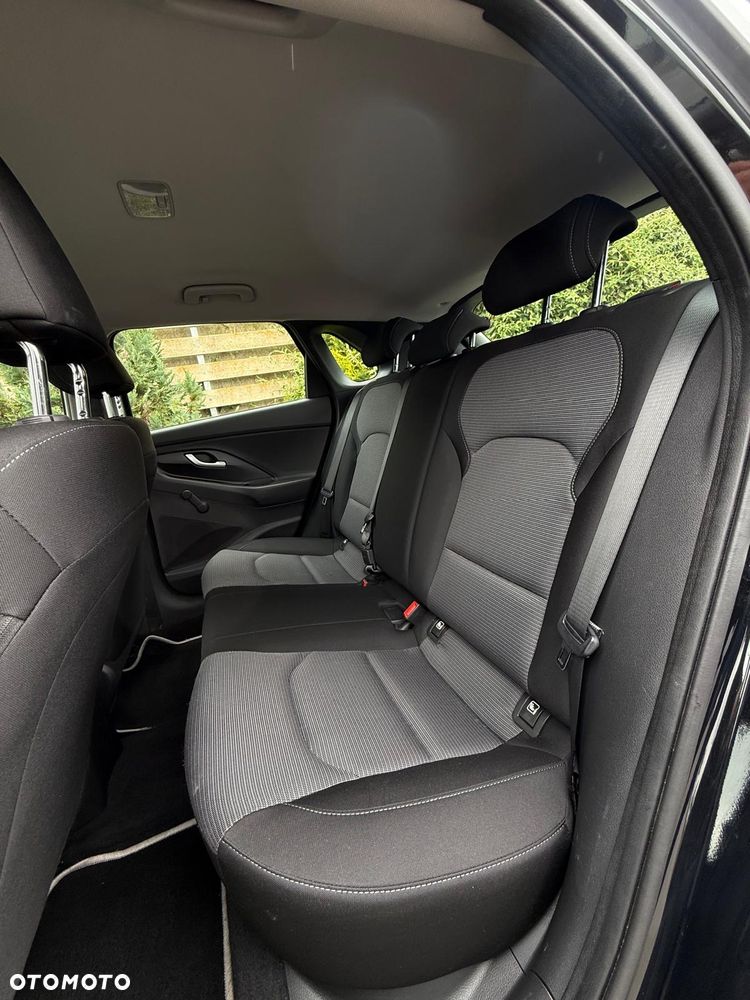 Hyundai i30 blue 1.4 Style - 8