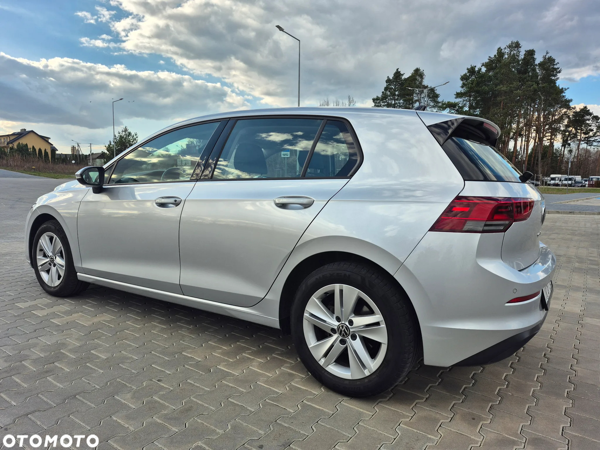Volkswagen Golf - 8