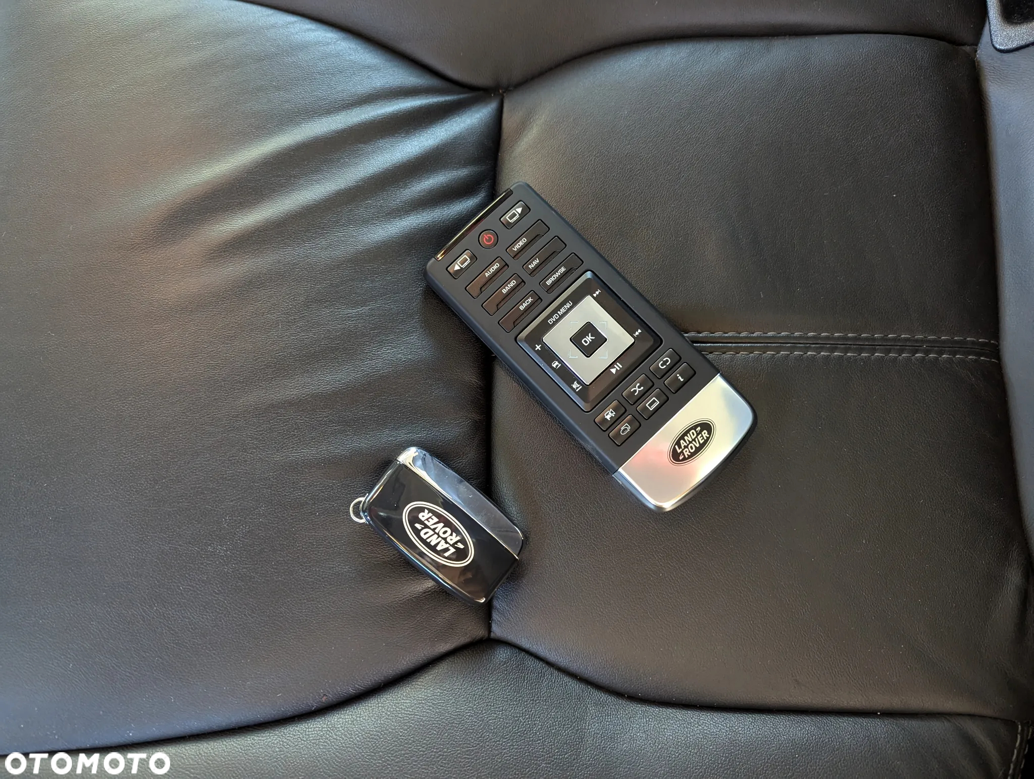 Land Rover Discovery IV 3.0 V6 SC HSE - 15
