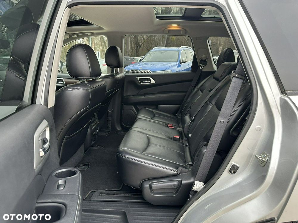 Nissan Pathfinder - 20