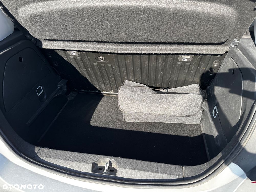 Opel Corsa 1.4 Enjoy - 12