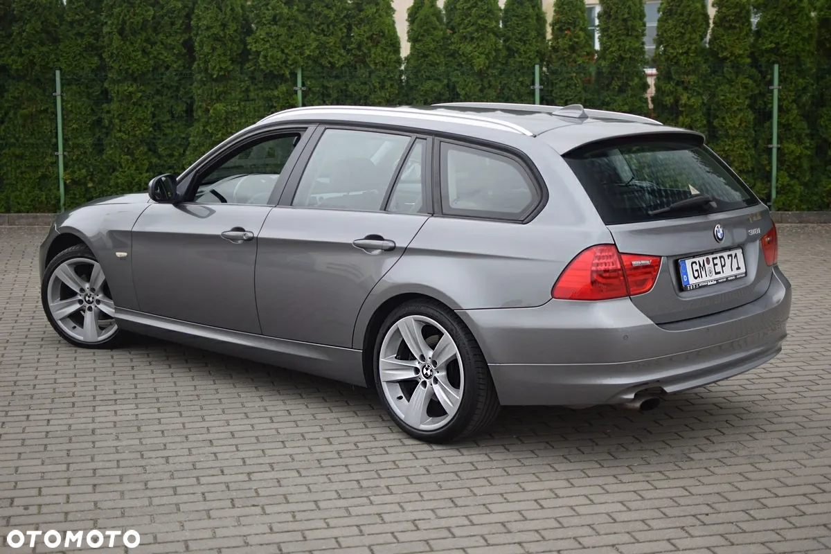 BMW Seria 3 318i Touring - 5