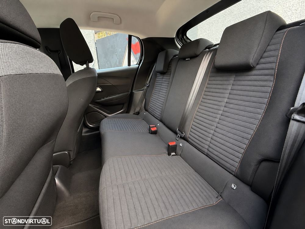Peugeot 208 - 9