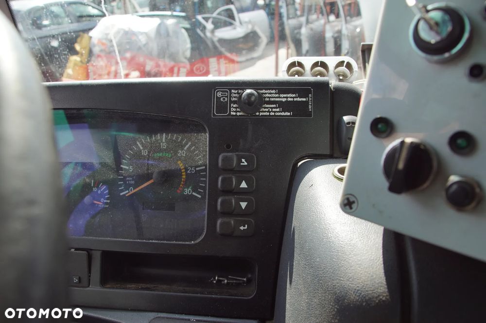 Auto na części - Mercedes Econic 2629 6.4 280 KM OM906LA OM 906 LA 723678 9678 2007R Silnik Skrzynia Drzwi Szyba Lampa Koło Kabina Deska Kokpit Sterownik Moduł Czujnik Kierownica Licznik Fotel Panel - 15