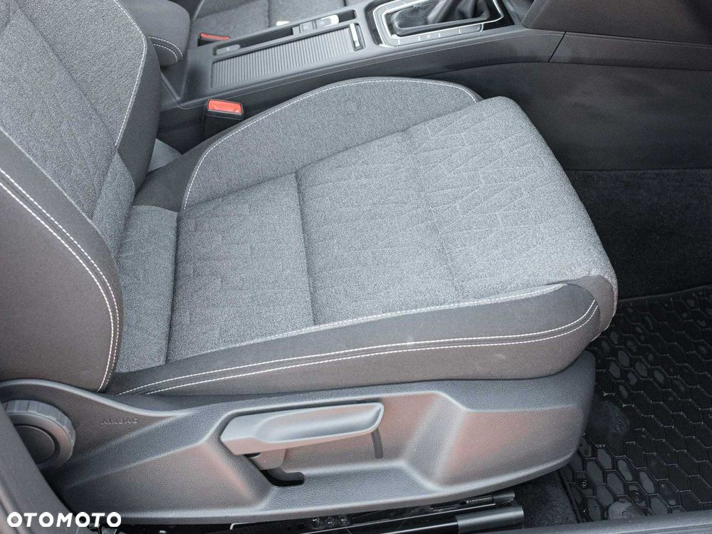 Volkswagen Passat - 29