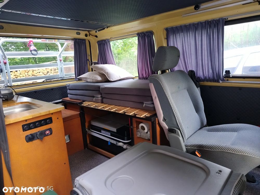 Volkswagen Transporter - 11