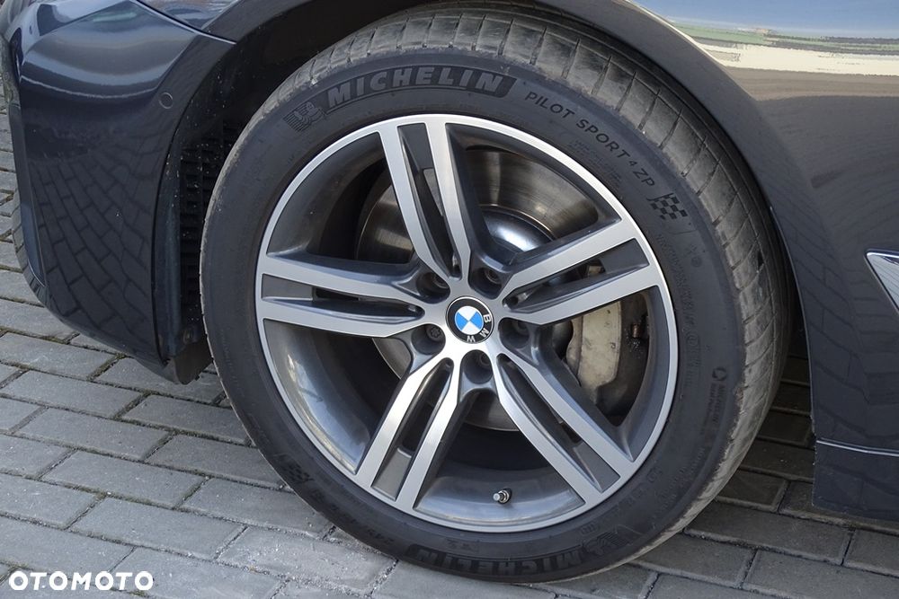 BMW Seria 5 530i Sport Line - 13