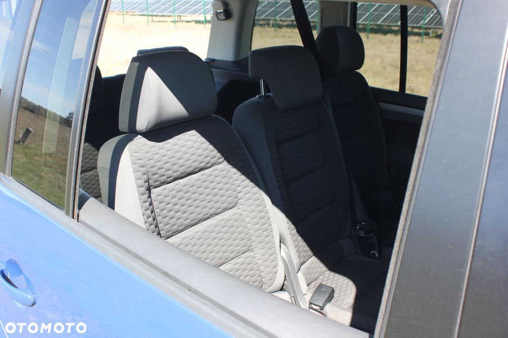 Volkswagen Touran - 8