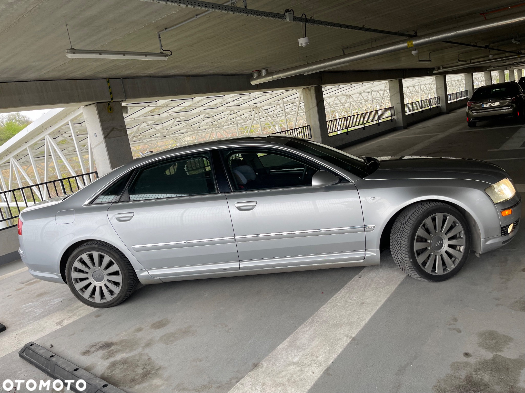 Audi A8 4.2 L Quattro - 10