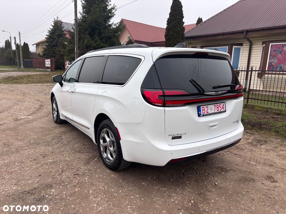 Chrysler Pacifica - 5