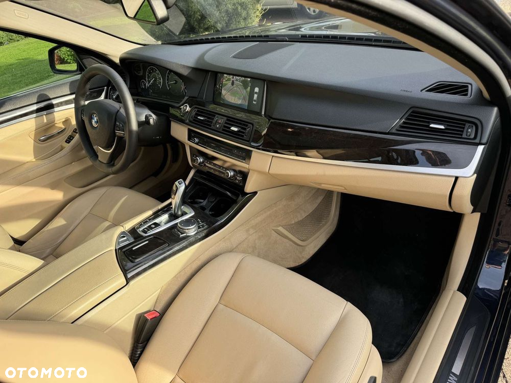 BMW Seria 5 528i xDrive - 10