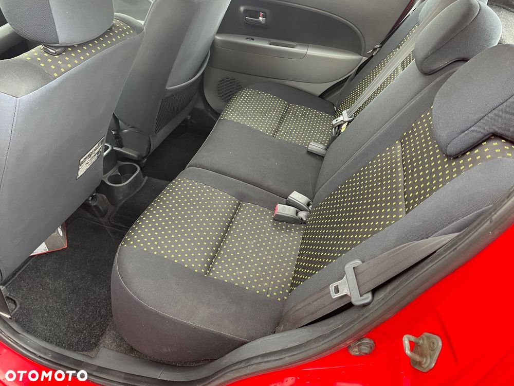 Daihatsu Sirion 1.3 - 8