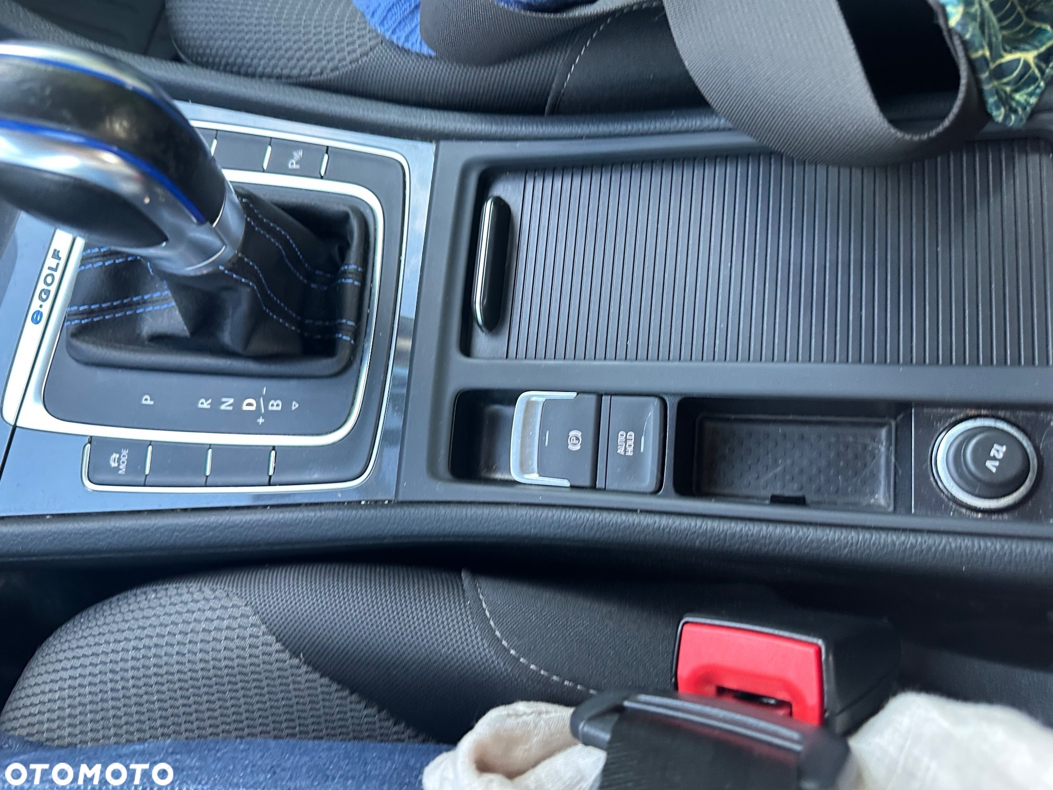 Volkswagen Golf e-Golf - 24