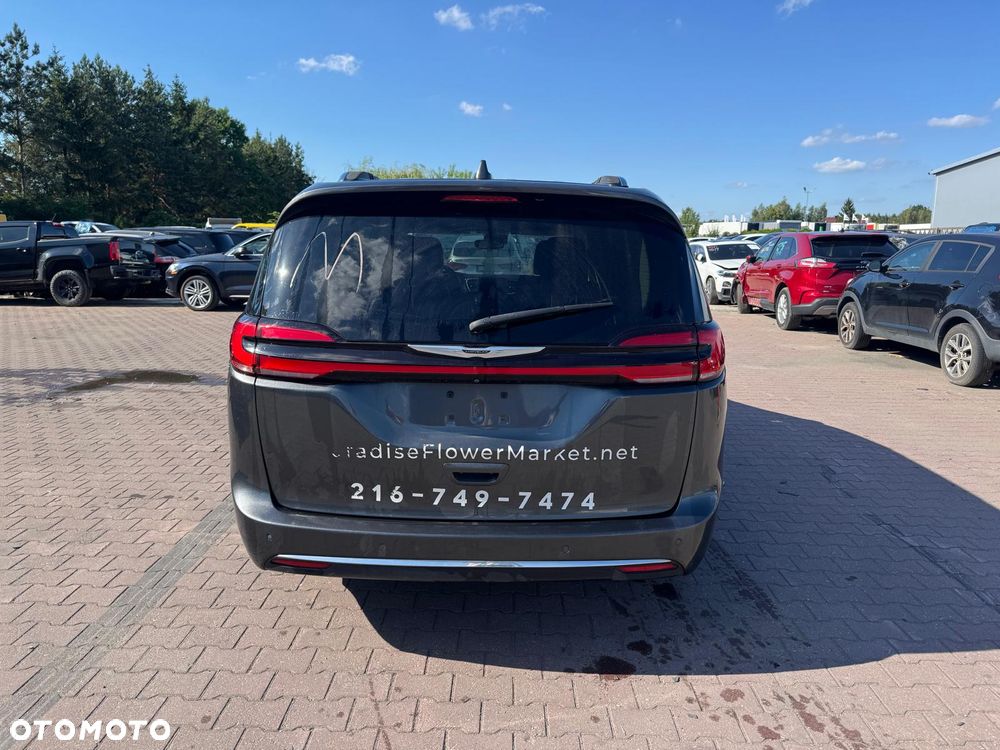 Chrysler Pacifica - 4