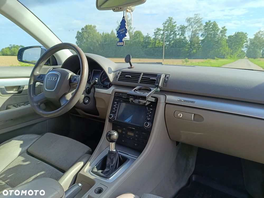 Audi A4 Limousine 2.0T FSI Quattro - 16