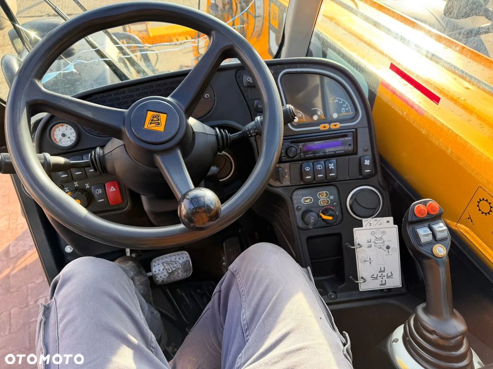 JCB 541-70 Agri Super - 12