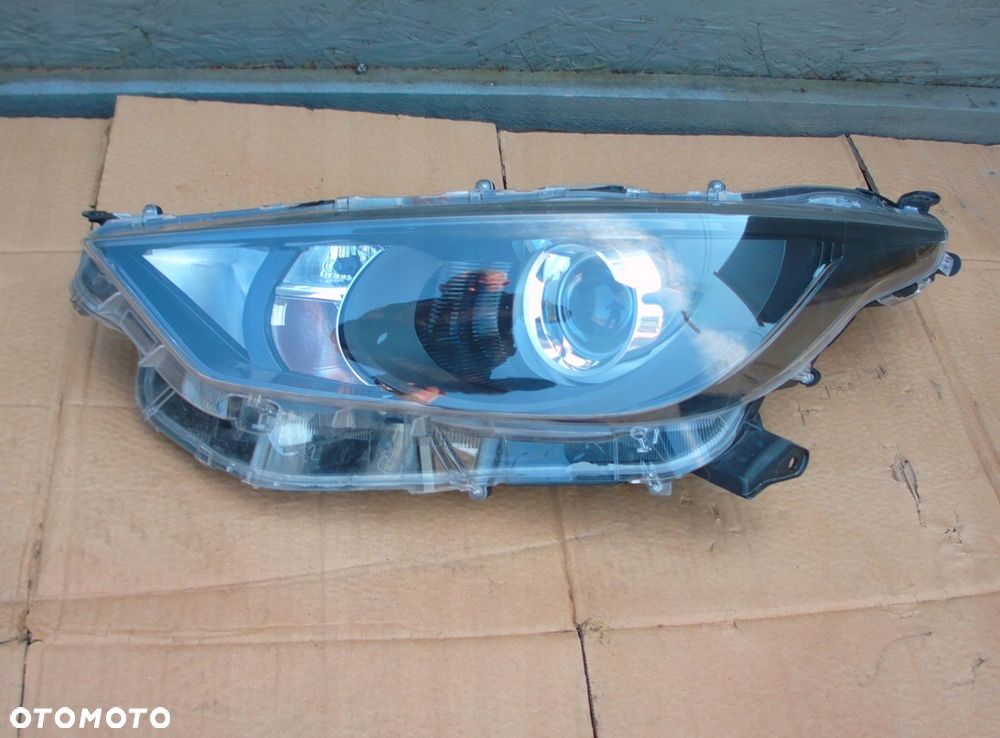 toyota yaris iv lampa przód lewa przednia - 1