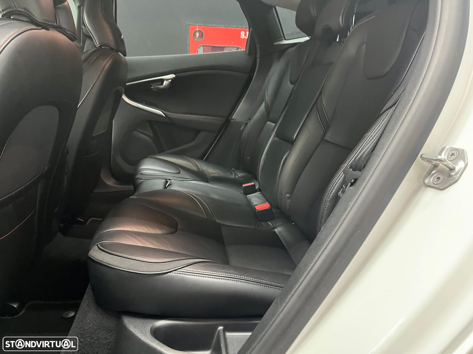 Volvo V40 Cross Country 1.6 D2 VOR Powershift - 10
