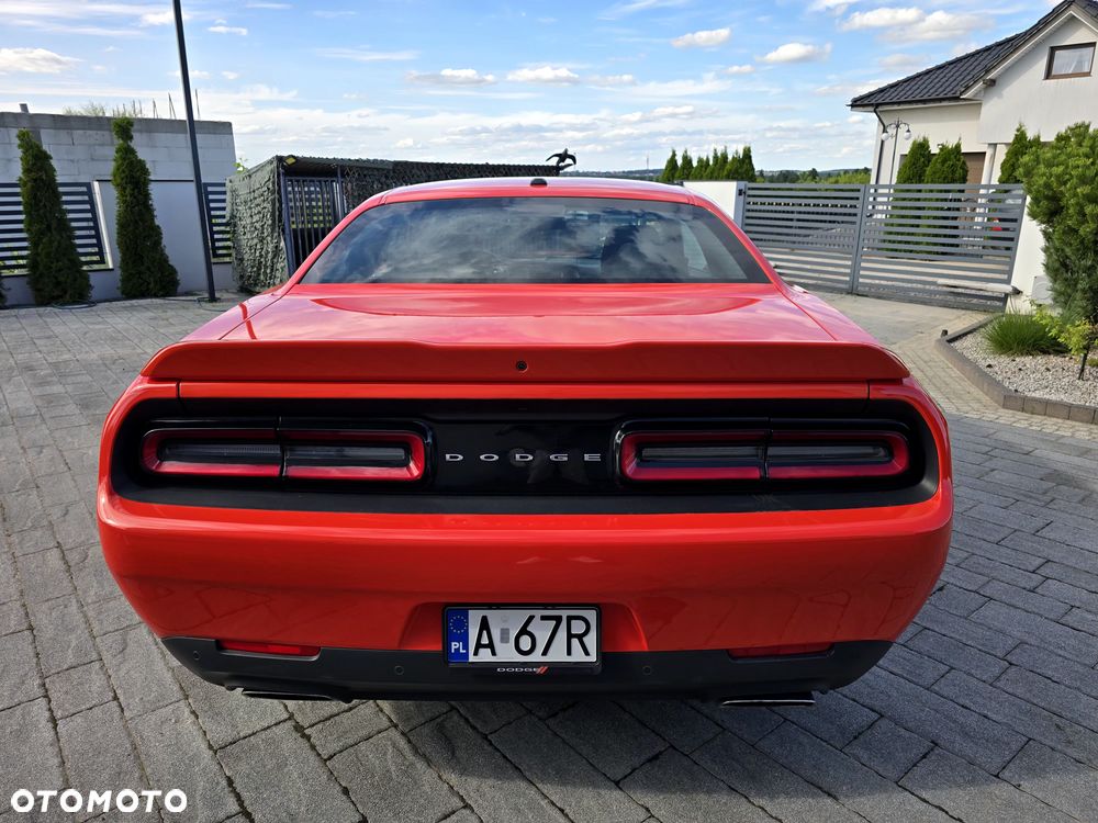 Dodge Challenger - 5