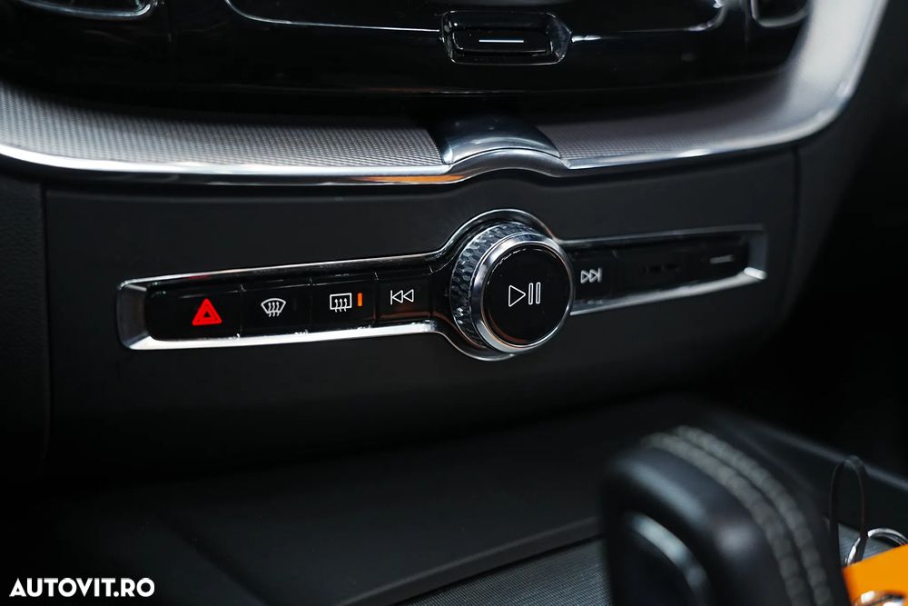 Volvo XC 60 Recharge T6 Twin Engine eAWD Inscription Expression - 25