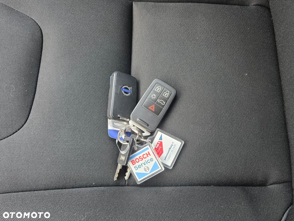 Volvo V60 D4 Summum - 34