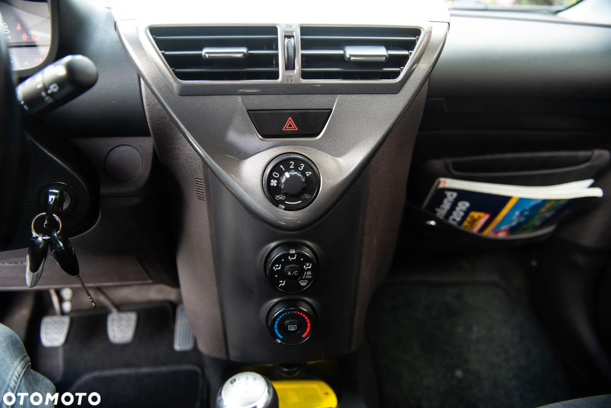 Toyota iQ 1.0 Sol - 23
