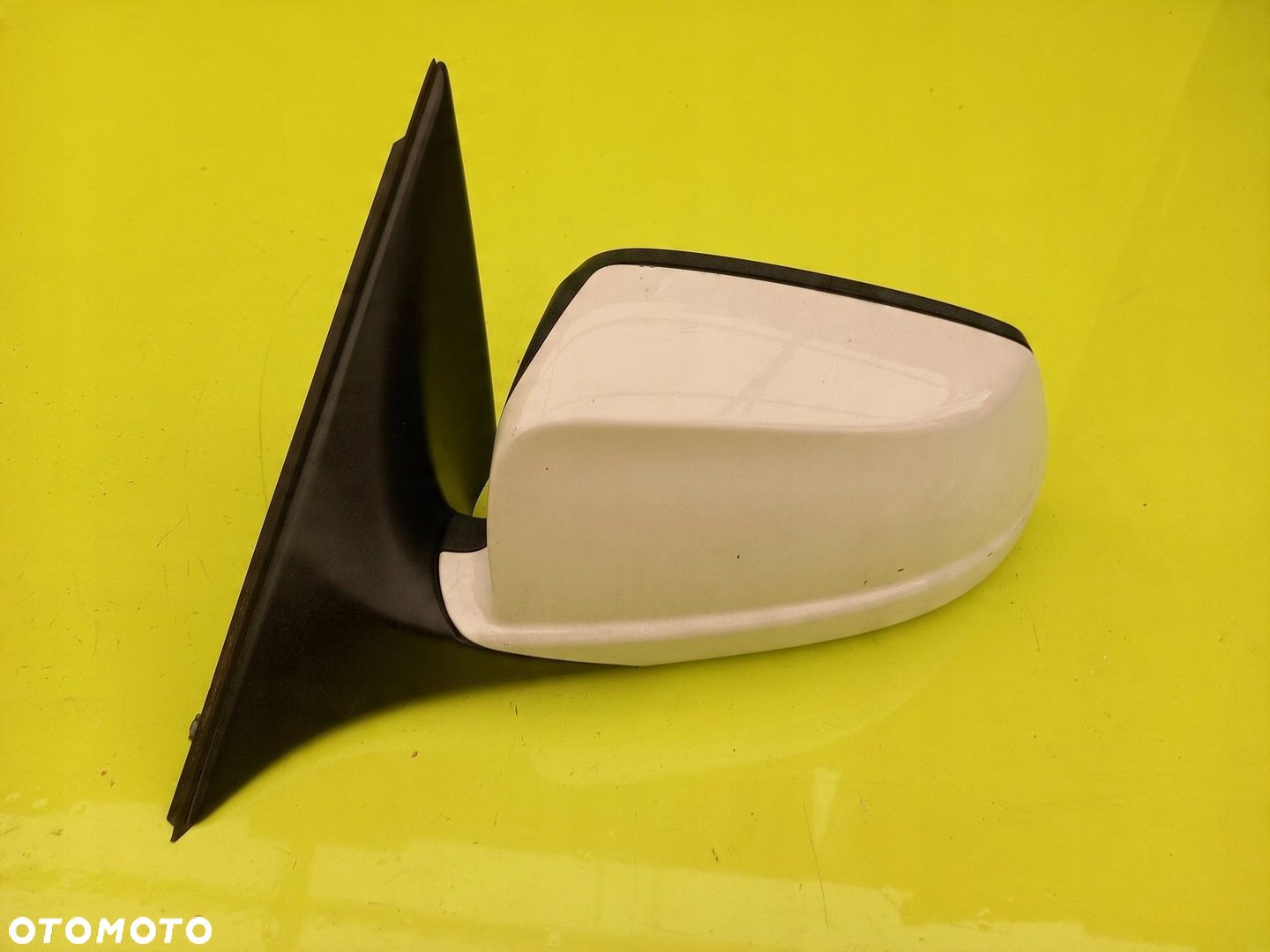 LUSTERKO LEWE 3 PIN LAKIER ALPINWEISS BMW 5 F10 11 - 1