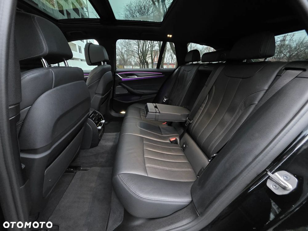 BMW Seria 5 520d M Sport sport - 23