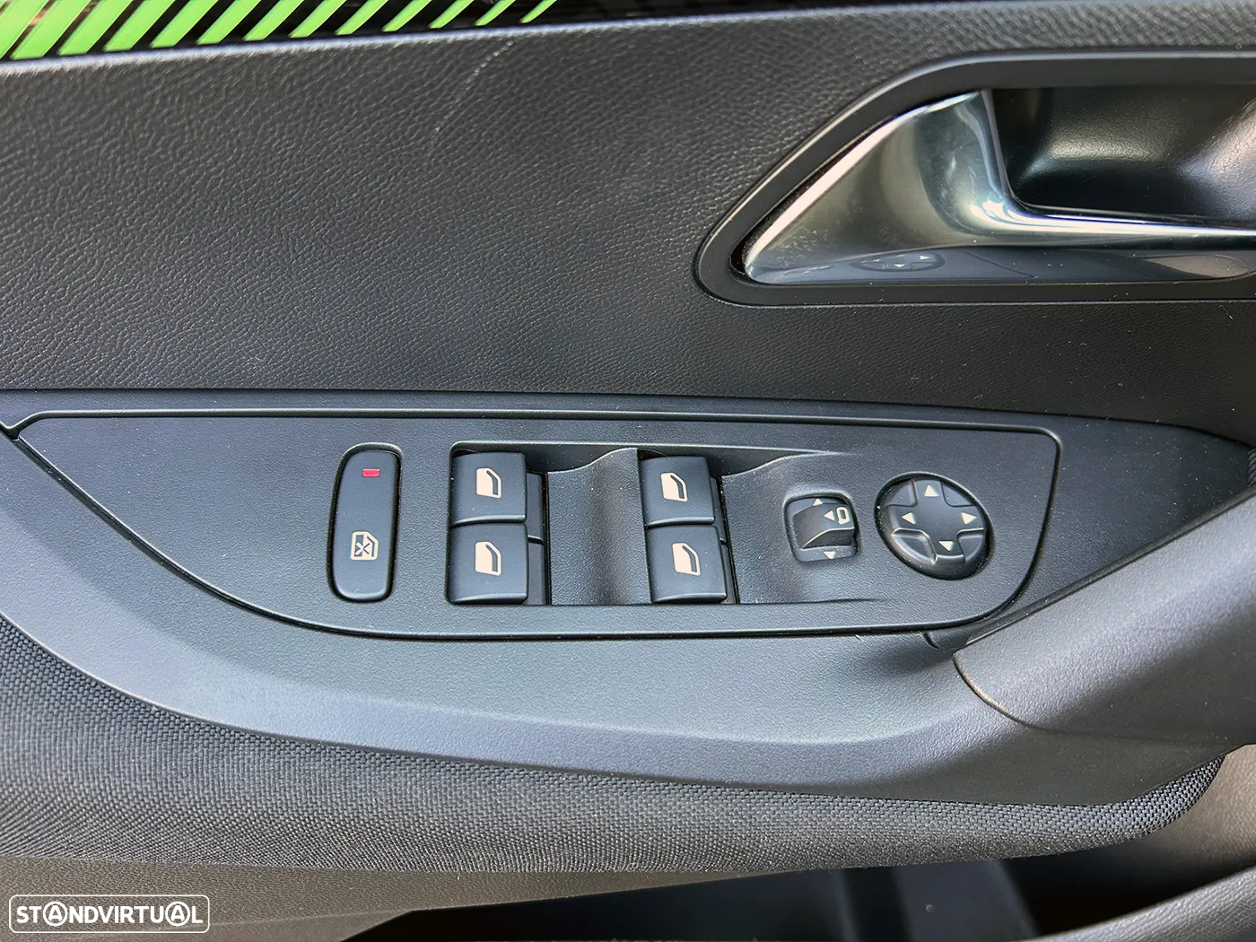 Peugeot e-2008 54 kWh Active - 30
