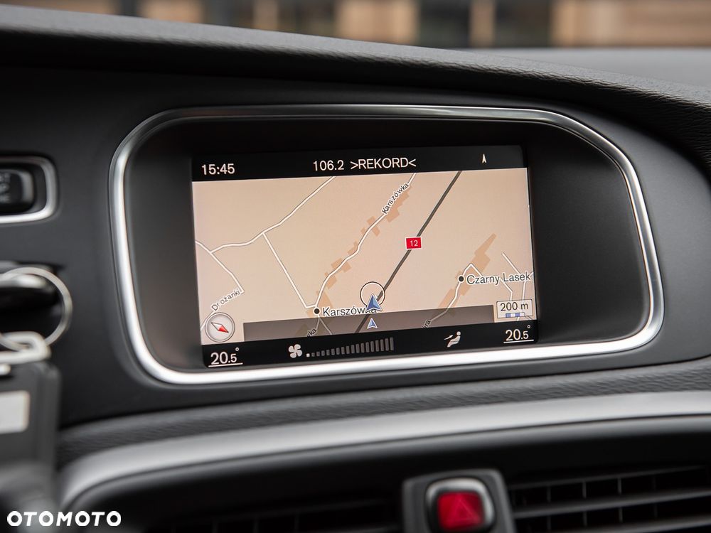 Volvo V40 - 24