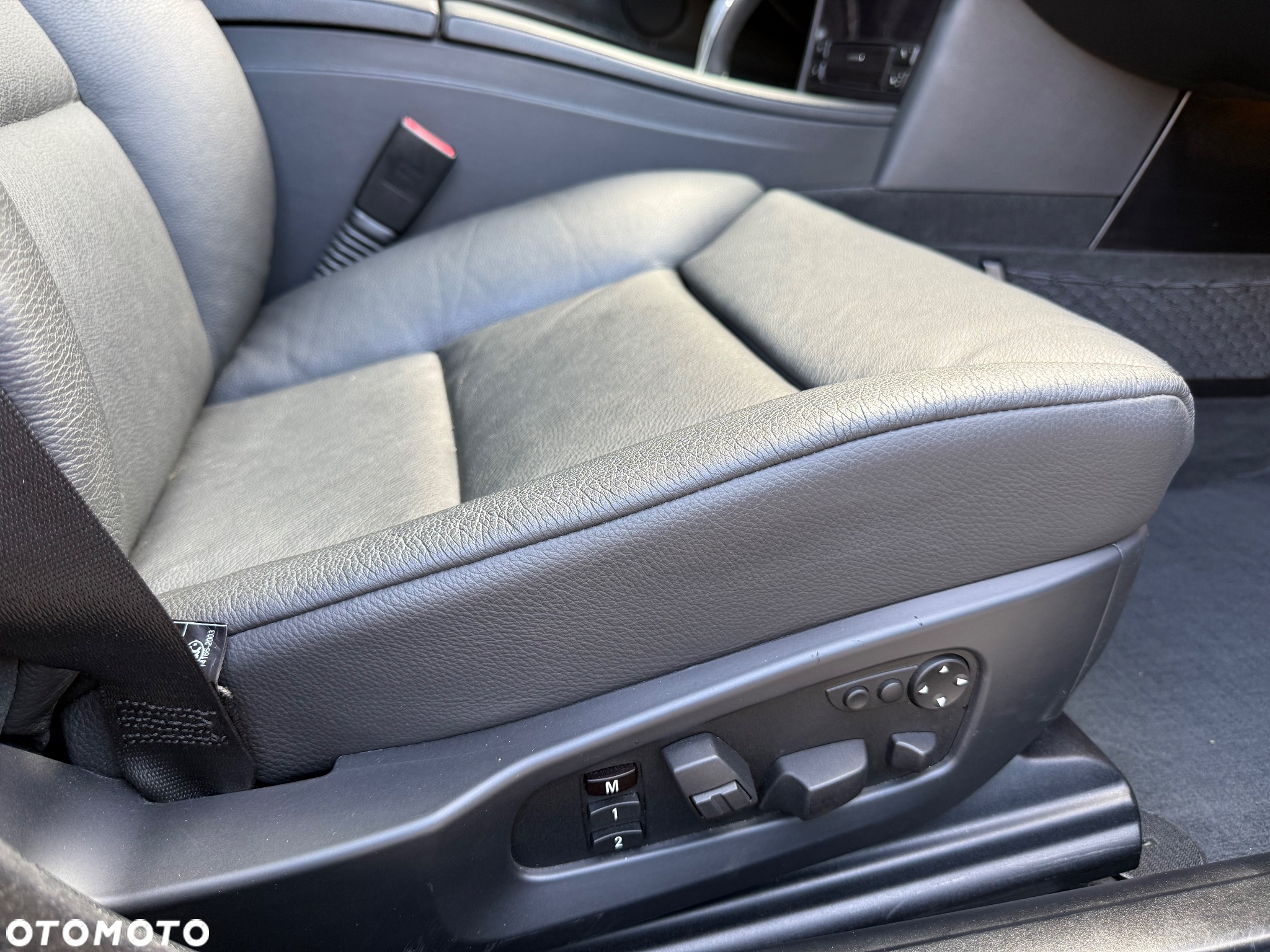 BMW Seria 5 530d xDrive Touring - 34