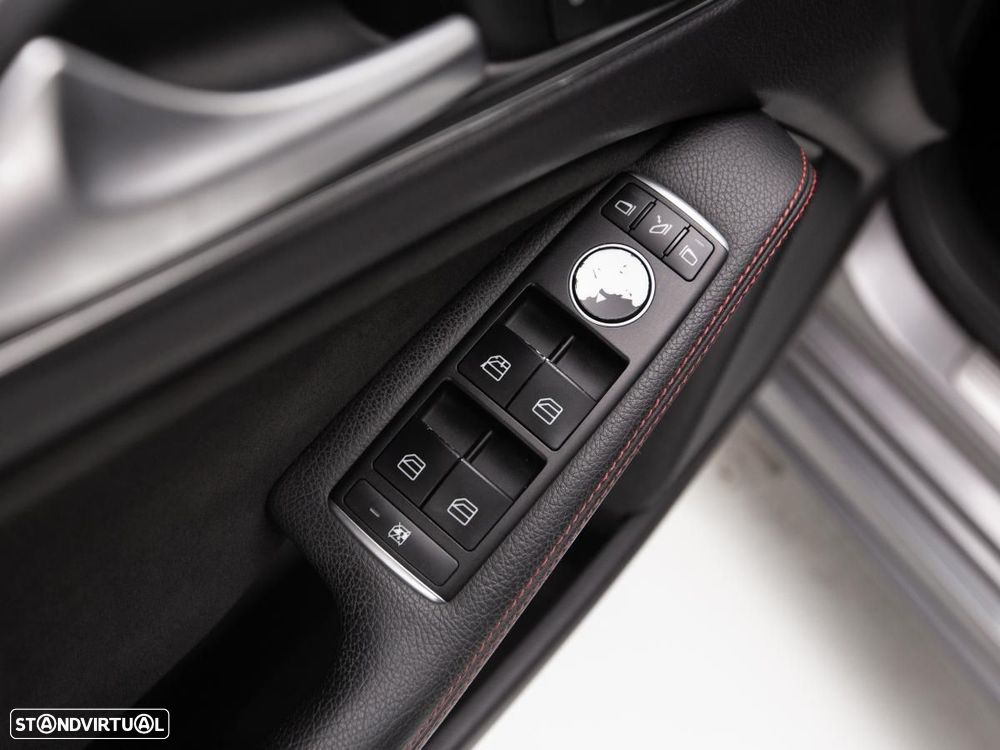 Mercedes-Benz A 180 d AMG Line - 12