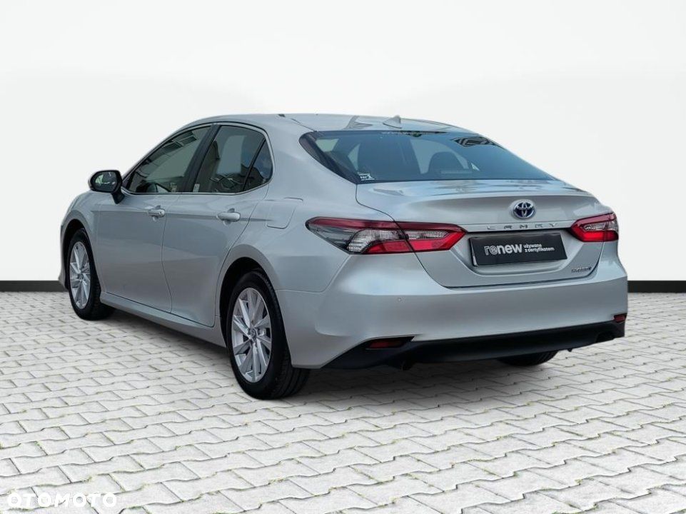 Toyota Camry - 7