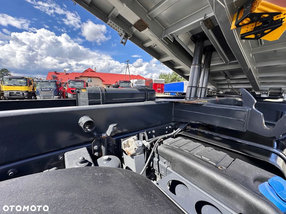 Iveco TRAKKER 450 8x8  WYWROTKA MEILLER 3S Przebieg 200 tys.km - 32