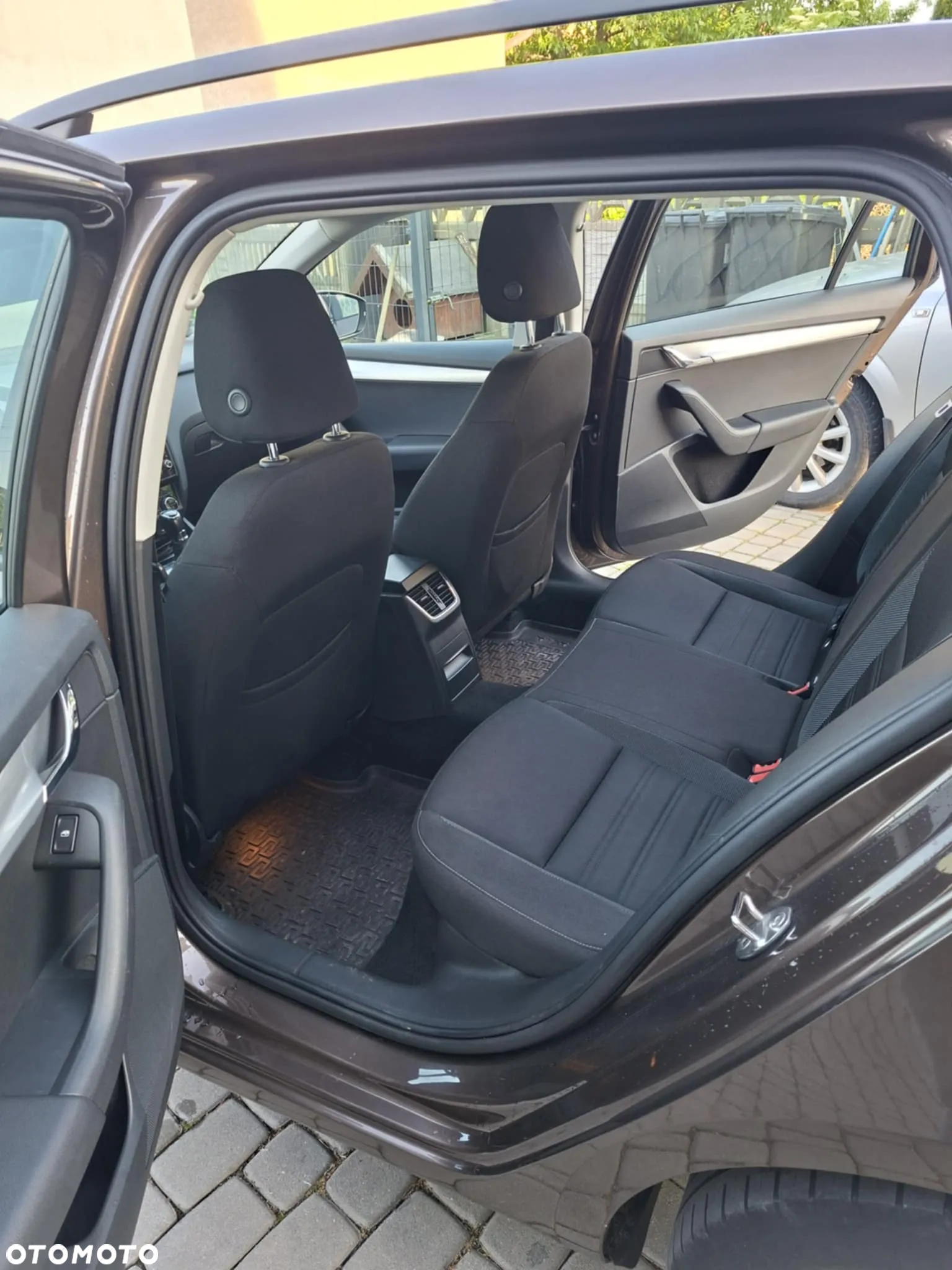 Skoda Octavia 1.6 TDI Ambition - 11