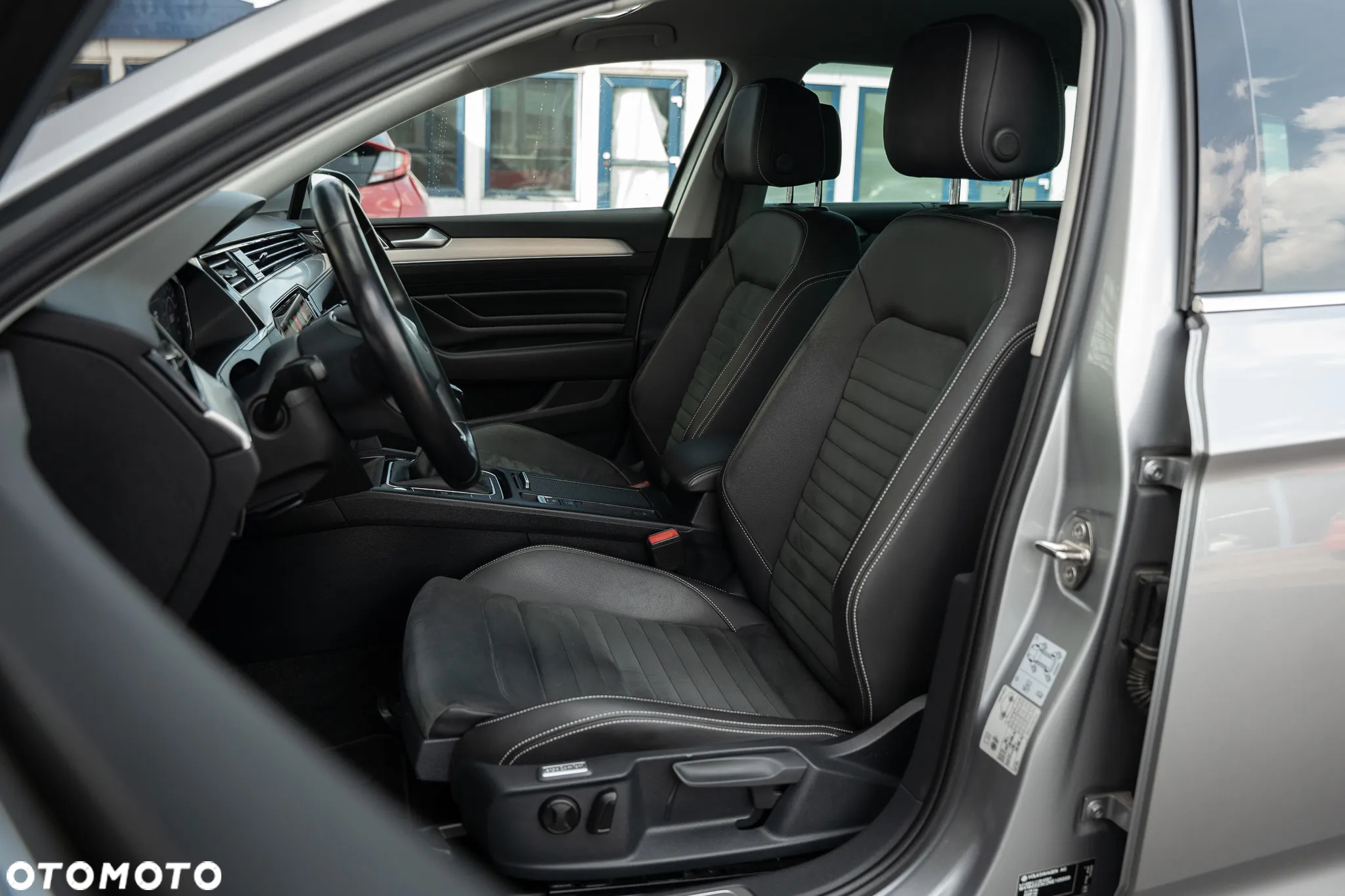 Volkswagen Passat Variant 2.0 TDI (BlueMotion Technology) Highline - 22