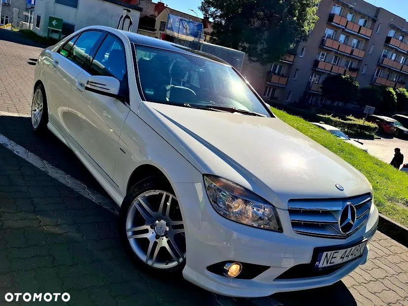 Mercedes-Benz Klasa C 180 CGI Automatik BlueEFFICIENCY Elegance - 4