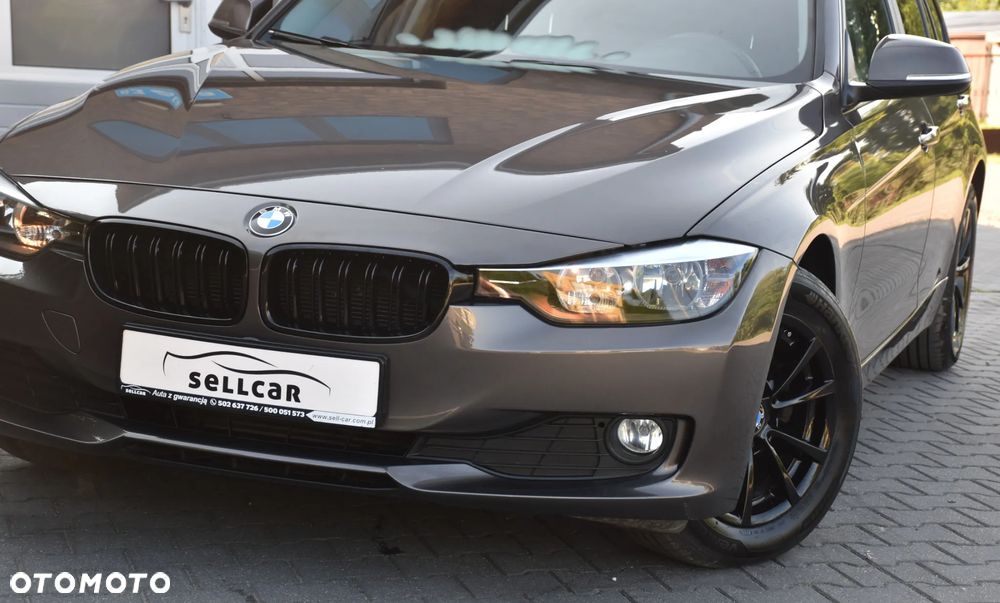 BMW Seria 3 ver-318d-luxury-line - 35