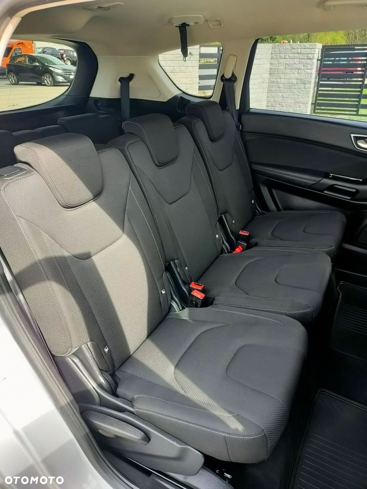 Ford S-Max - 19