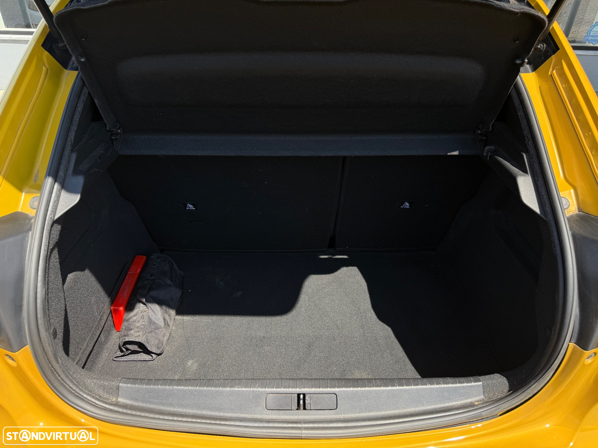 Peugeot 208 1.5 BlueHDi GT Line - 28