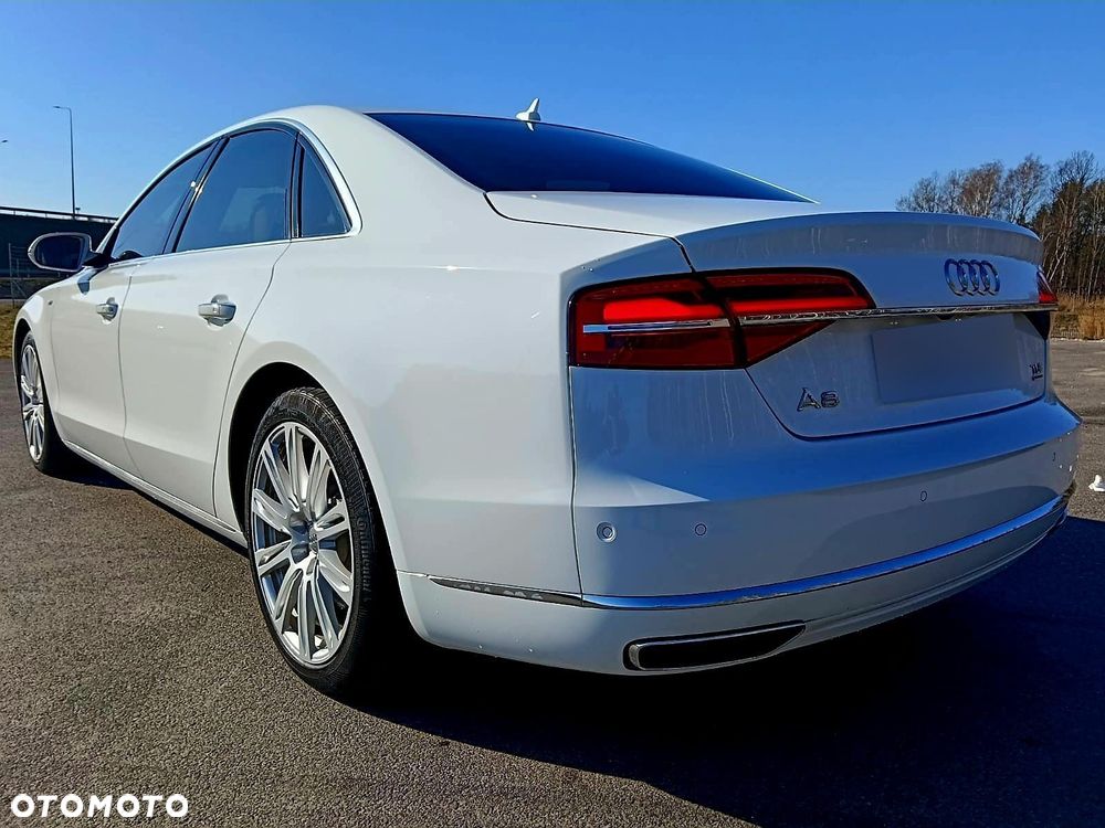 Audi A8 4.2 TDI DPF (clean diesel) quattro tiptronic - 11