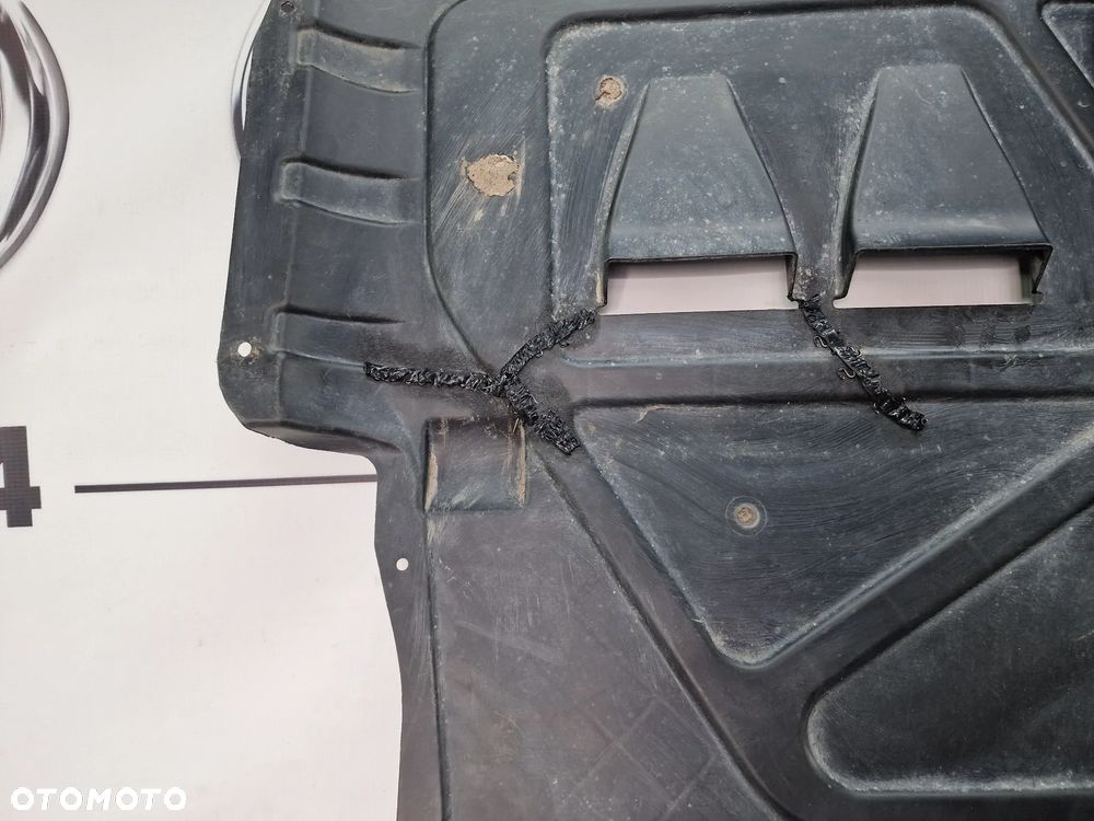 VW CRAFTER / MAN TGE 17- PŁYTA / OSŁONA POD SILNIK , NR 7C0825453B / 7C0825453C , NR AUKCJI NSŁ361 - 15