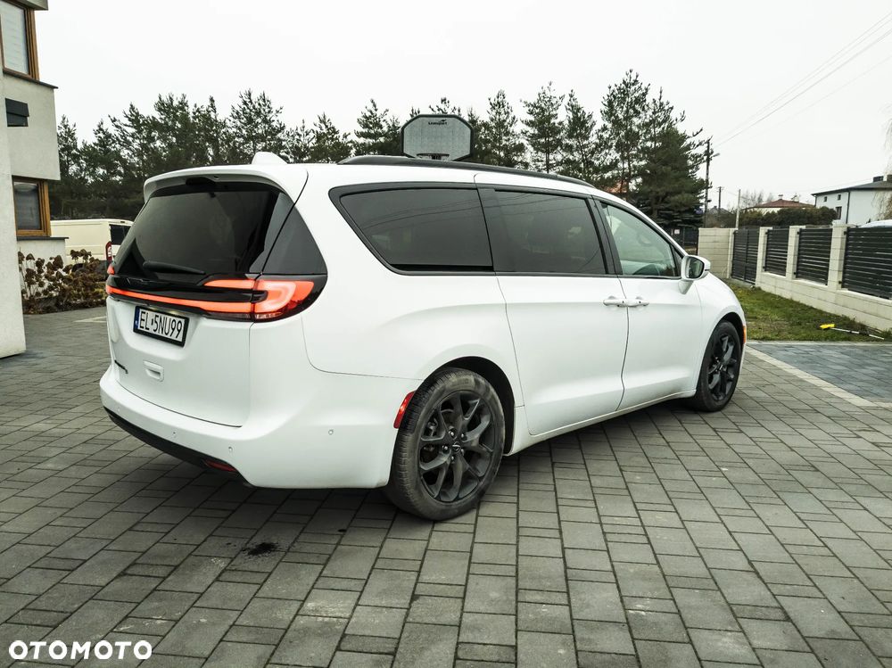 Chrysler Pacifica - 7