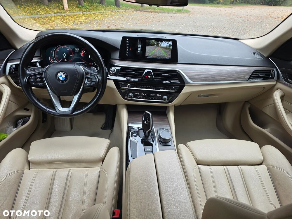 BMW Seria 5 520d xDrive Sport Line sport - 9